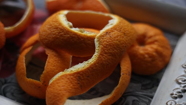 Jogar cascas de laranja no vaso sanitário uma vez por semana no inverno: para que serve e quais são os seus benefícios?