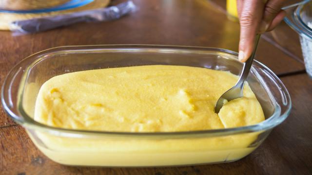 Como fazer angu de fubá do jeito certo: TudoGostoso ensina receita e técnica para o prato perfeito