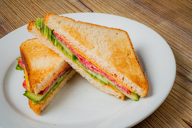 Você nunca imaginaria que esse alimento pode substituir o pão nos seus sanduíches!