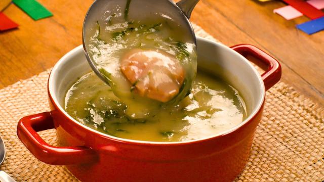 Panelinha com caldo verde (Créditos: TudoGostoso)