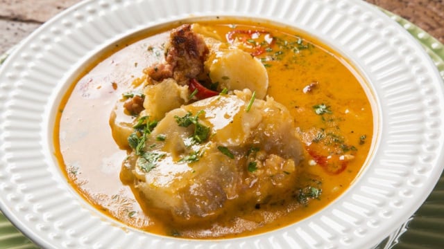 As patas bovinas viram um caldo de mocotó delicioso! (Créditos: TudoGostoso)