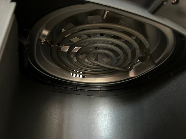 Você precisa ter certos cuidados para não danificar os ventiladores e o motor da airfryer (Créditos: Shutterstock)