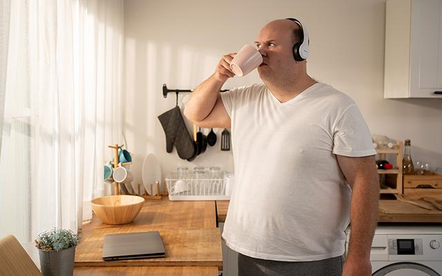"Isso ajudará você a se sentir satisfeito": nutricionista de Harvard revela quantas xícaras de café você precisa tomar por dia para perder peso