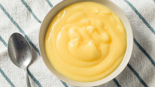 Traga um pouco de Portugal para os seus ovos de chocolate com esse recheio de baba de moça (Créditos: TudoGostoso)