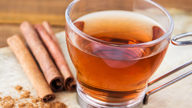 Nem café, nem chá verde: o poder pouco conhecido do chá de canela se preparar do jeito certo