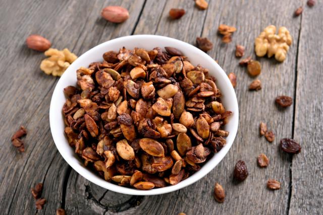 Granola caseira de chocolate: a receita deliciosa e econômica bem mais barata do que comprar pronta
