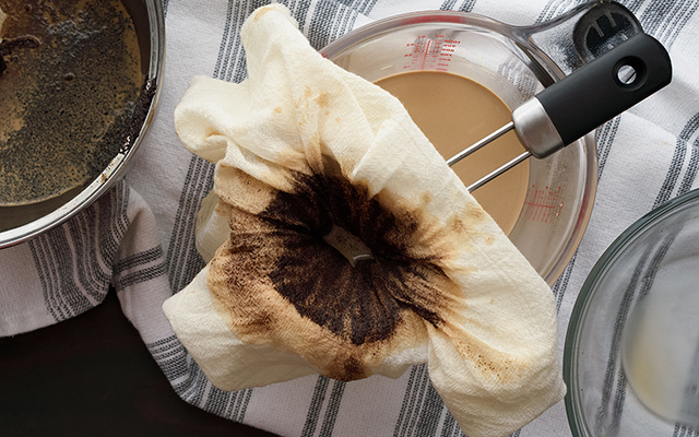 Adeus café com gosto de pano: armazenar o coador do jeito certo é tão importante quanto escolher o café