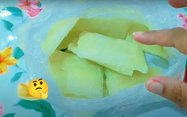 A minha vida mudou depois que aprendi a fazer esses cubinhos de cebola congelada: não precisa de óleo, não escurece e dura por muito tempo