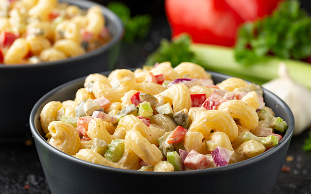 Sem maionese, nem azeite: o molho para salada de macarrão de 4 ingredientes que eu gostaria de ter experimentado antes