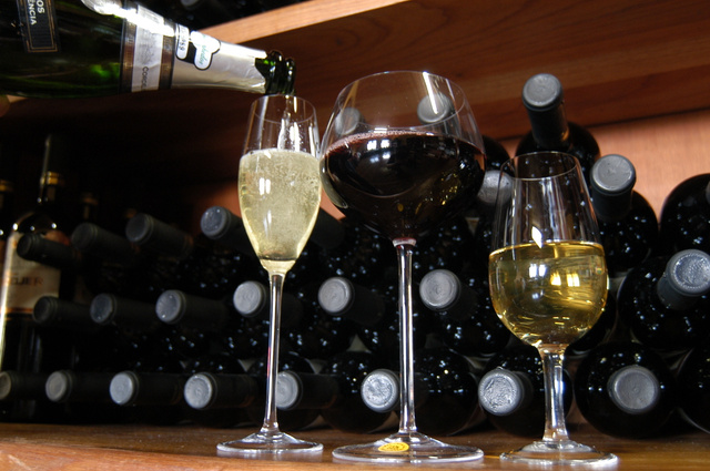 Dependendo da vinícola de escolha você pode provar vinhos tintos, brancos, espumantes ou então suco de uva (Créditos: APROVALE/Gilmar Gomes)