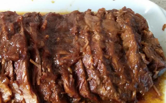 Maminha, cebola, caldo de carne e sal: é tudo o que você precisa para fazer essa receita (Créditos: Elizangela Assis/TudoGostoso)