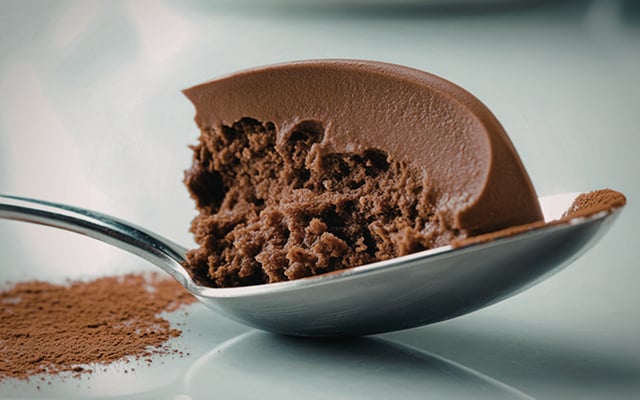 Eu finalmente consegui fazer mousse de chocolate aerada e firme depois de testar diferentes truques