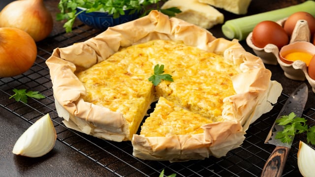 Descobri uma receita nova de torta salgada: como preparar uma flamiche, prato tradicional francês que lembra uma quiche e é mais fácil de fazer do que parece