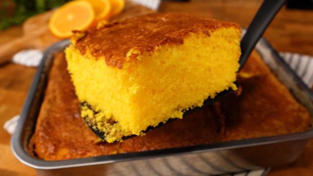Nem farinha de trigo, nem leite: esse bolo de laranja de liquidificador é a receita que sempre faço para o lanche da tarde