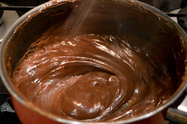 Receita de brigadeiro sem leite condensado para comer à vontade e sem culpa