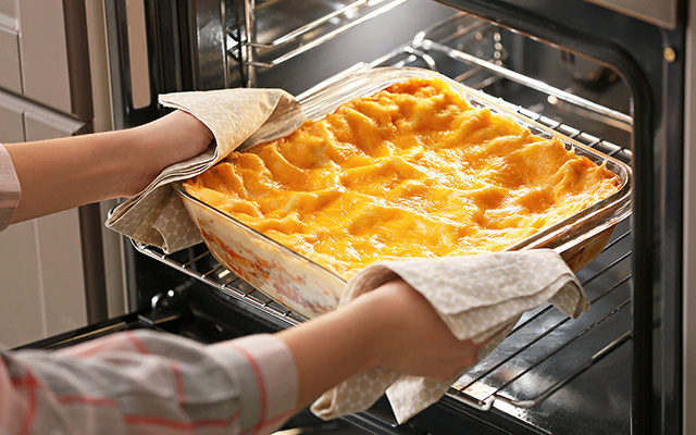 Você sabe para que serve cada nível da grade no forno? Veja o ideal para cada preparo e acerte nas receitas