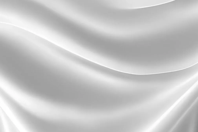 O brilho do tecido envolve a noite com elegância e romantismo (Divulgação: Shopee).