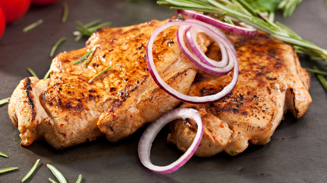 Segundo açougueiros experientes e chefs de restaurante, essa é melhor carne de porco para bife acebolado e o TudoGostoso te dá as melhores dicas