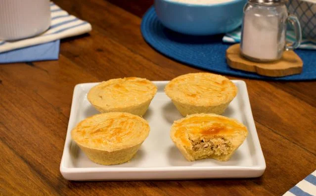 Esse é o detalhe para a massa da empadinha ficar perfeita: aprendi o truque com uma cozinheira profissional de salgados