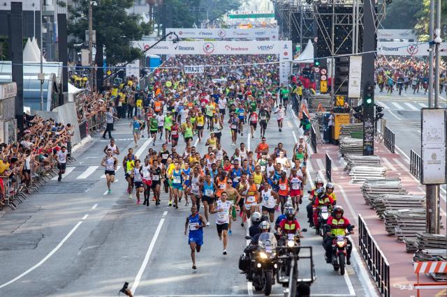 Além de muitas festas, o último dia do ano em São Paulo é marcado pela Corrida de São Silvestre (Créditos: Shutterstock)