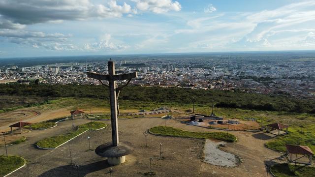 O Cristo de Mário Cravo é o melhor lugar para ir se quiser uma boa vista da cidade (Créditos: Shutterstock)