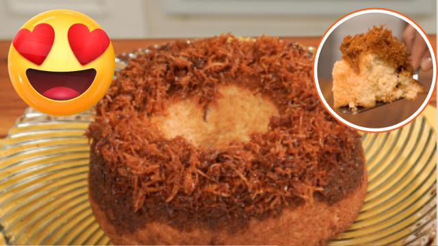 Bolo cocada fofinho e caramelizado delicioso demais: receita junina de forno é a favorita da minha mãe