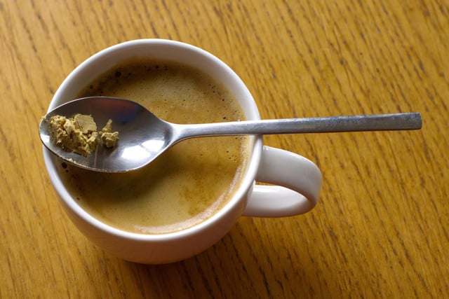 Café com gengibre parece inusitado, mas aqui estão os benefícios de combinar os dois