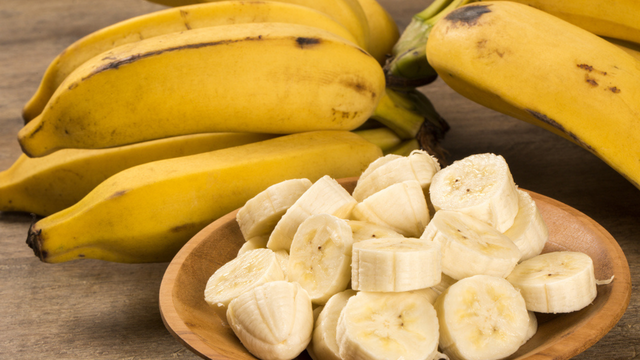 Banana pode ser um lanche leve, mas não funciona como remédio para insônia. (créditos: Shutterstock)