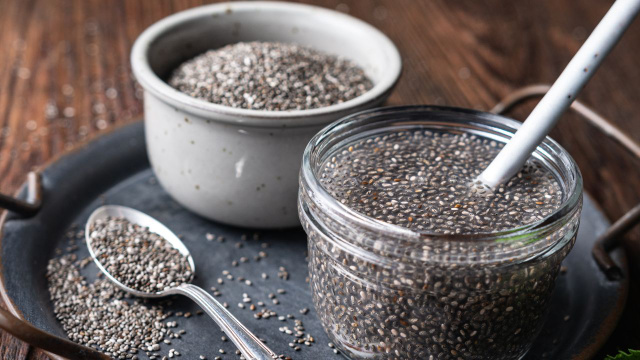 Sementes de chia: o que dizem os especialistas sobre os benefícios de consumir o gel produzido quando hidratadas?