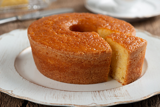 Bolo de laranja cremoso perfeito para o café da manhã ou lanche da tarde