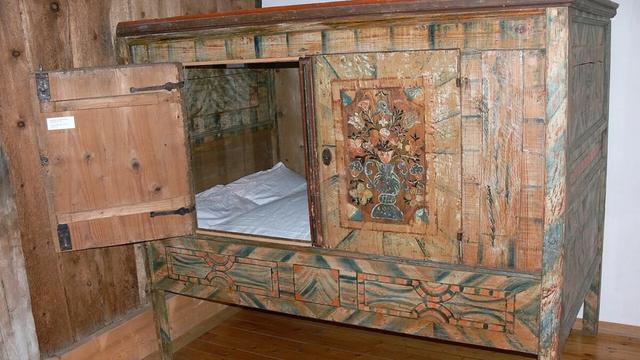 Você sabia que as pessoas dormiam dentro de armários na Idade Média?