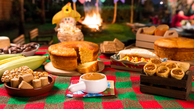 Como montar uma mesa de Festa Junina bonita e barata: os convidados ficarão surpresos com a criatividade