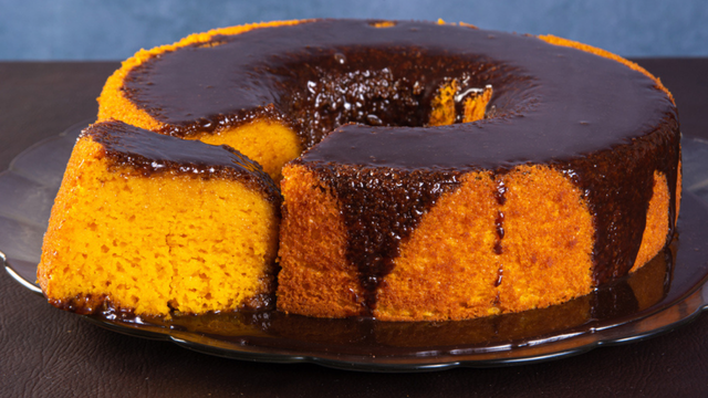 Bolo de cenoura sem farinha e sem açúcar, mas cheio de sabor para a sua dieta sem glúten