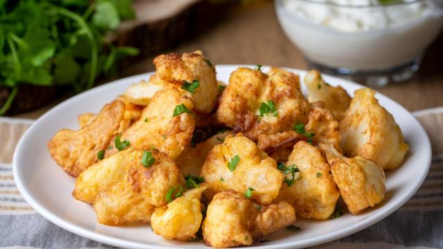 Só não gosta de couve-flor quem ainda não comeu desse jeito: faço empanada na airfryer para ficar crocante e sequinha