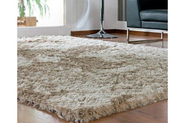 Tapete felpudo que une conforto e estilo na sua decoração (Divulgação: Amazon).