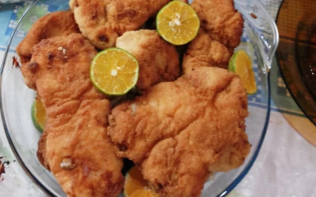 Se gosta de simplicidade, o peixe à milanesa com um toque de limão é uma delícia (Créditos: TudoGostoso/Tuanny Guimarães)