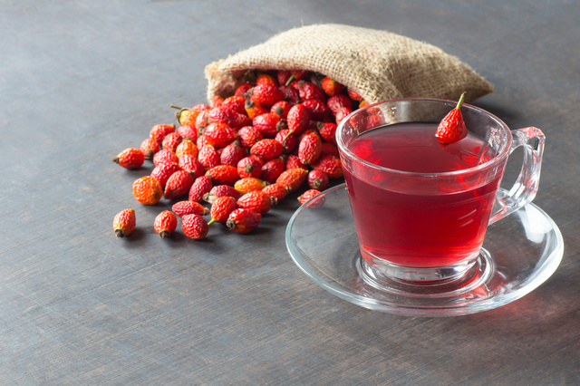 Chá que poucos lembram de fazer tem 10 vezes mais vitamina C do que o limão, reduz a inflamação e protege o coração