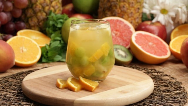 Uma bebida bem tropical! (Créditos: Shutterstock)