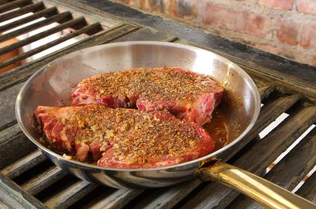 Da picanha ao fígado: veja como temperar cada tipo de bife