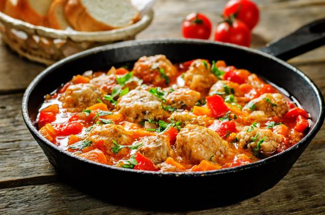 A moqueca é um prato versátil! (Créditos: Shutterstock)