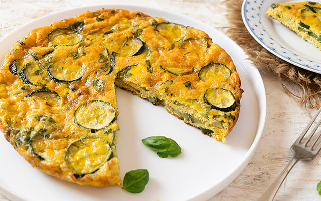Sem batata, nem farinha: a técnica simples e definitiva para fazer tortilla de abobrinha com uma textura cremosa perfeita