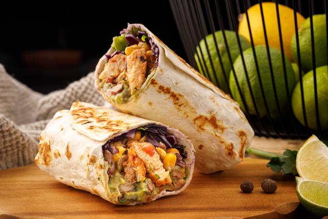 Burrito de frango com vegetais (Créditos: Shutterstock)