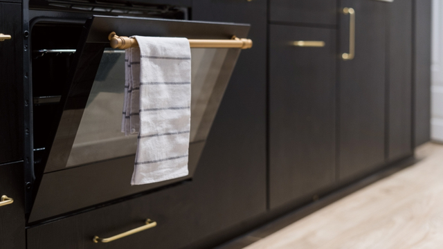 Muitas pessoas usam incorretamente – a gaveta sob o forno não foi projetada para armazenamento