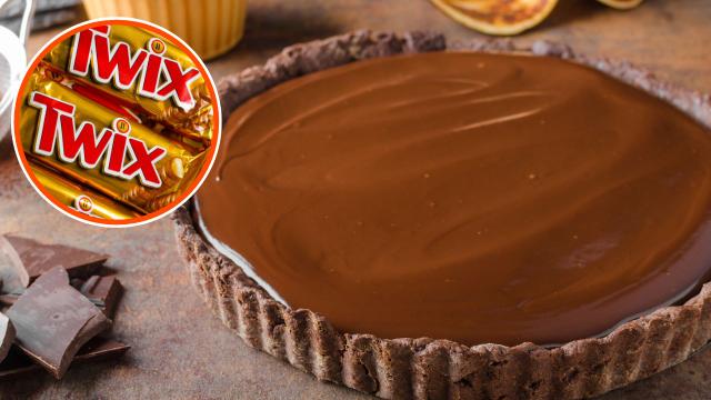 Biscoito, caramelo e chocolate formam a torta Twix, sobremesa que vai se tornar a sua favorita a partir de hoje!