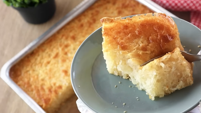 Bolo de tapioca sem farinha: fofinho, fácil e impossível de errar com essa receita do TudoGostoso