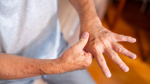Com quantos anos você descobriu que o formigamento nos pés e nas mãos é falta desse nutriente?