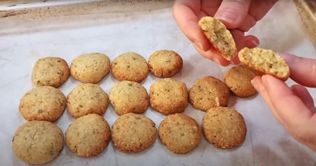 Biscoitinho salgado sem glúten e sem manteiga: receita prática e muito saborosa para o lanche da tarde ou da noite