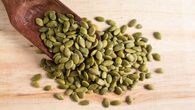 Semente esquecida tem até 6 vezes mais magnésio que o espinafre: torro bem rapidinho em fogo baixo ou forno para ficar crocante e como na salada