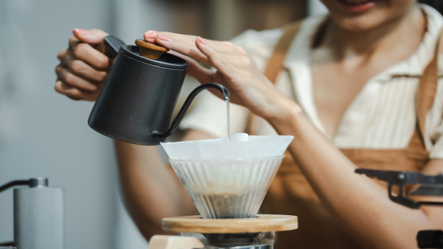 Por que o café das cafeterias é mais gostoso do que em casa: o erro que todos nós cometemos