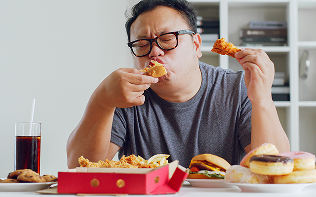 Nem pão, nem massa, nem chocolate: é isso que faz você engordar, segundo nutricionista